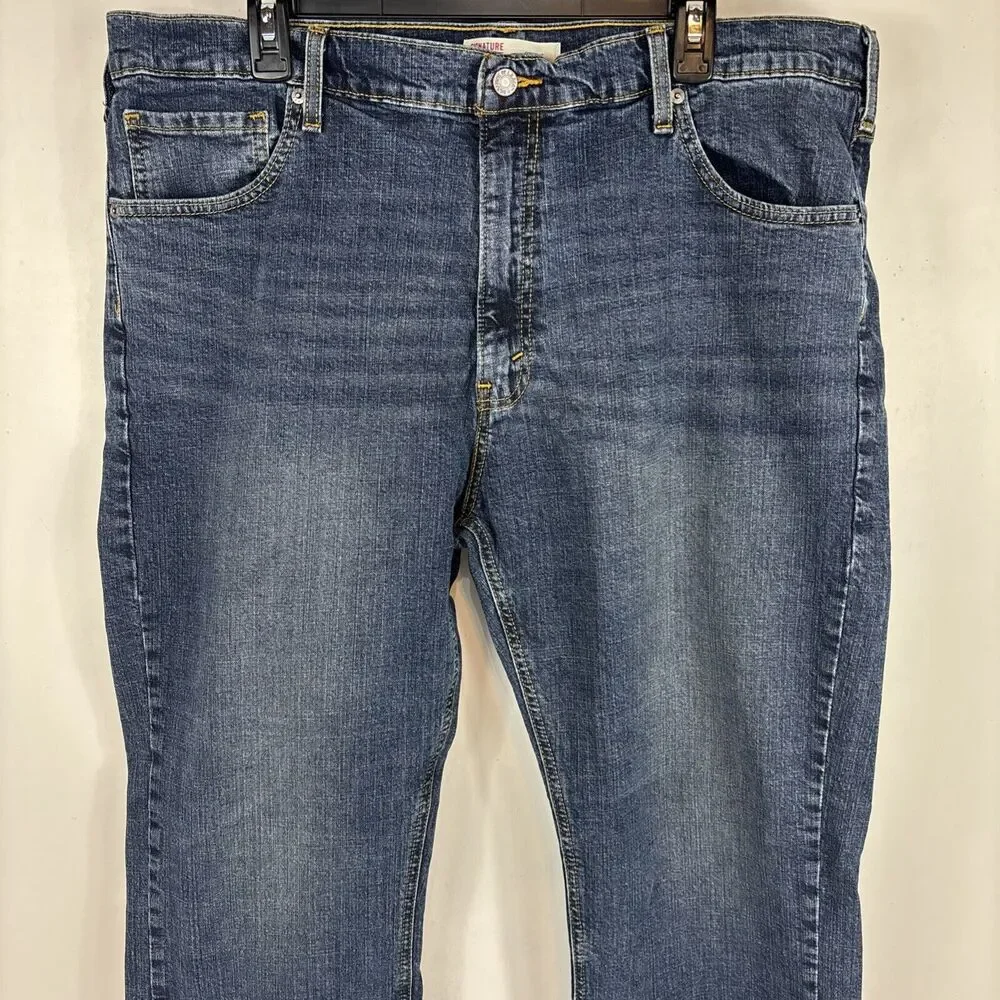 Signature Levi Strauss Men's Bootcut Jeans Size 40x30‎ Medium Wash